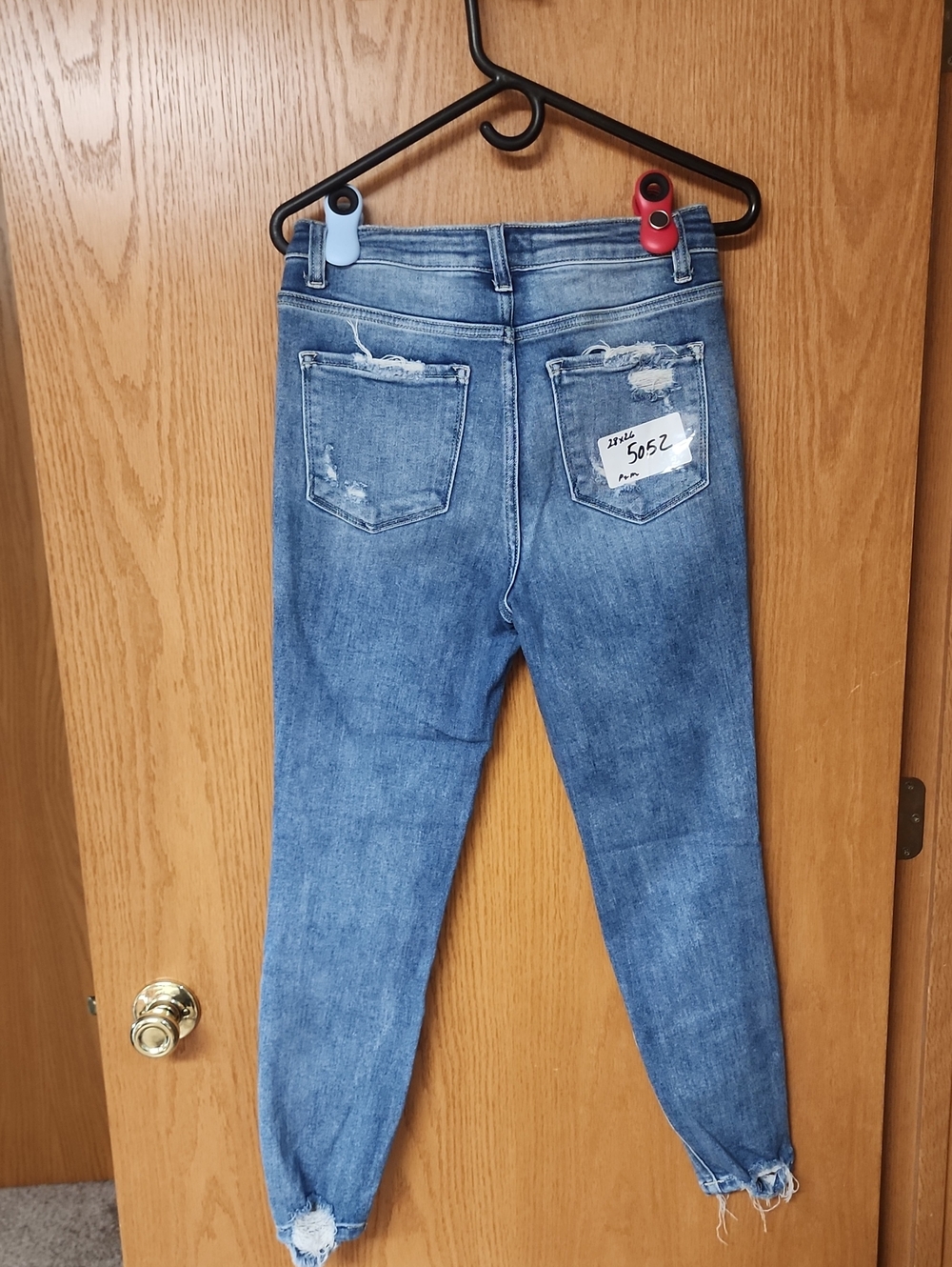 Vervet Blue Distressed Women’s Jeans 28x26 number 5052